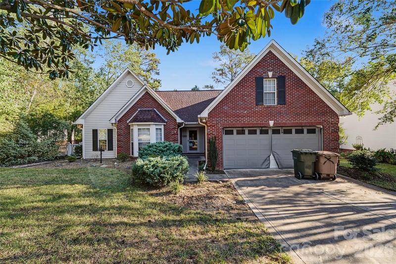 8216 Poplar Grove Circle, Waxhaw, NC - 3 beds, 2 baths, 1,517 sqft - $415,000