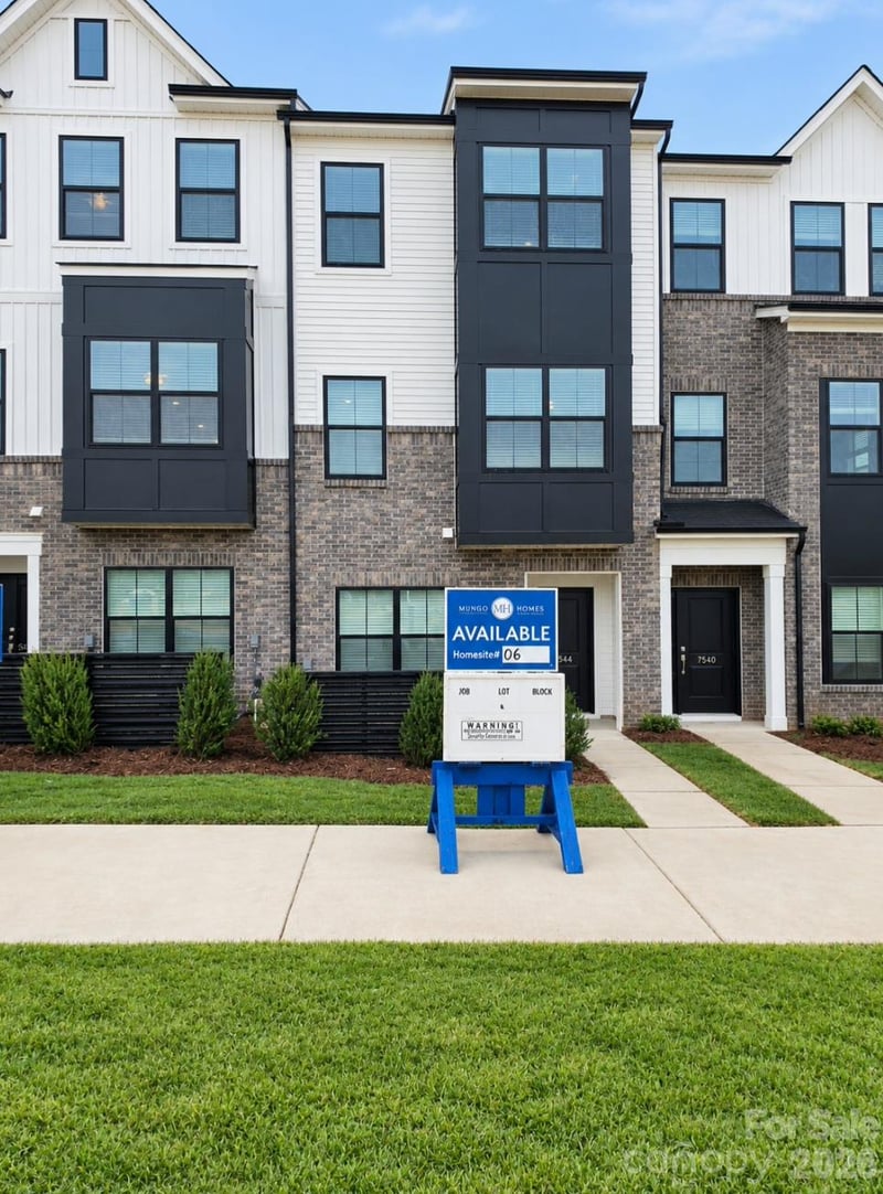 7544 Mashburn Drive, Charlotte, NC - 3 beds, 3.5 baths, 2,055 sqft - $370,313
