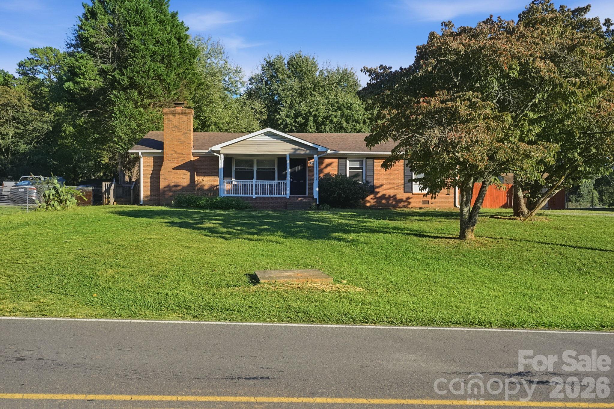 1316 Mayberry Rd, Dallas, NC 28034. property listing photo