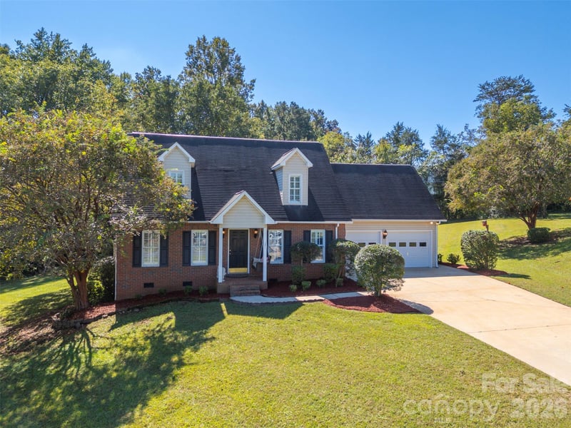 131 Cameron Drive, Rutherfordton, NC - 3 beds, 2 baths, 1,541 sqft - $315,000