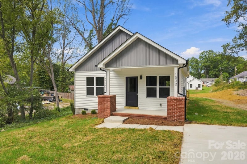 1032 Sycamore Avenue, Gastonia, NC - 3 beds, 2 baths, 1,201 sqft - $249,000