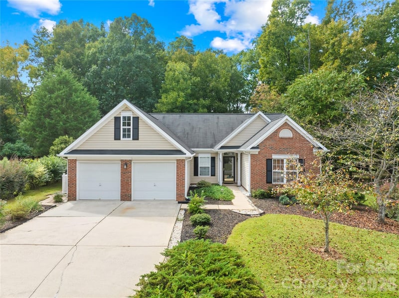 9521 Foggy Meadow Road, Charlotte, NC - 3 beds, 2 baths, 1,671 sqft - $345,000