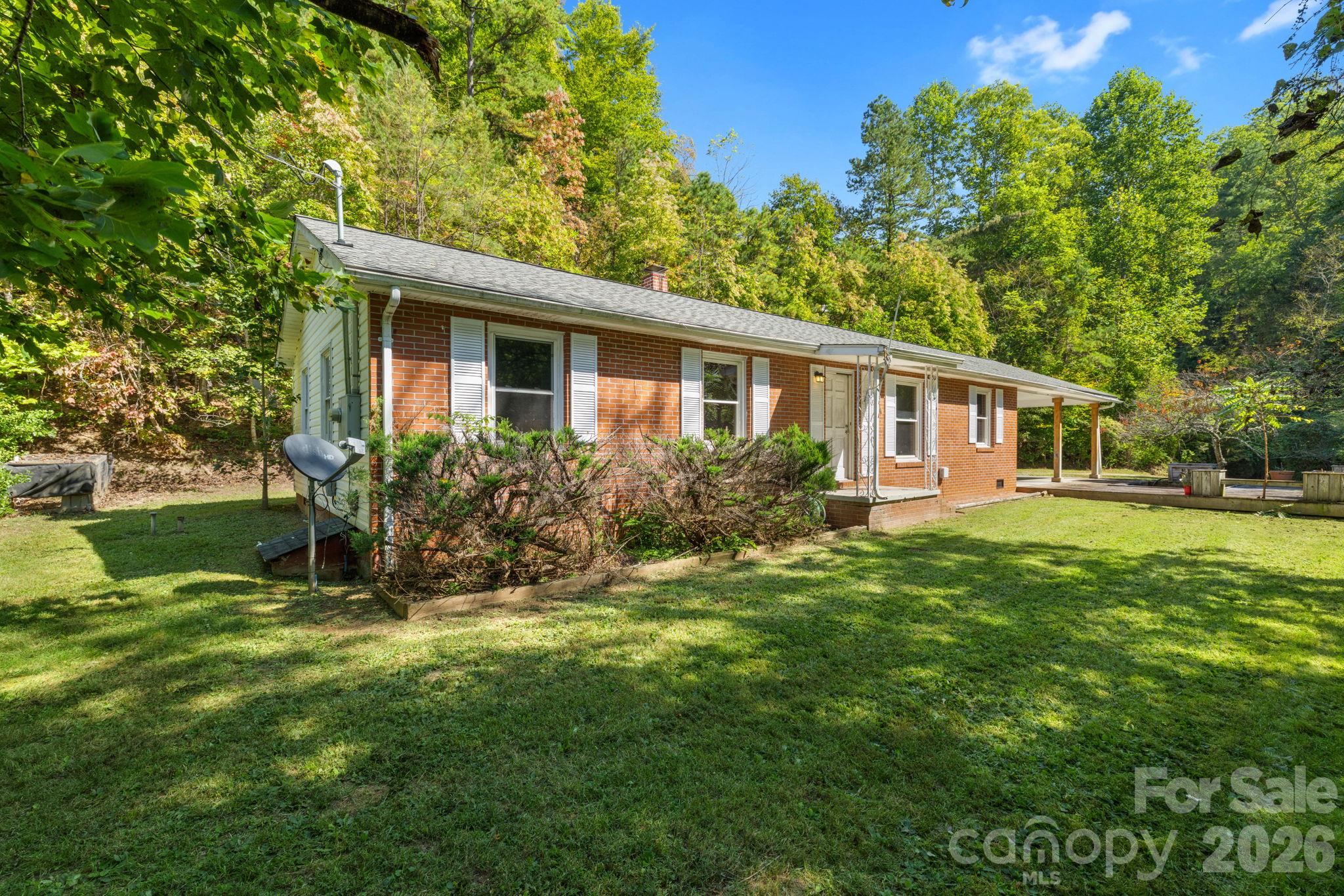 103 Early Deitz Rd, Sylva, NC 28779. property listing photo
