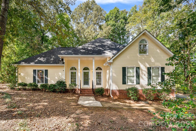 8311 Poplar Grove Circle, Waxhaw, NC - 3 beds, 2 baths, 1,740 sqft - $439,500