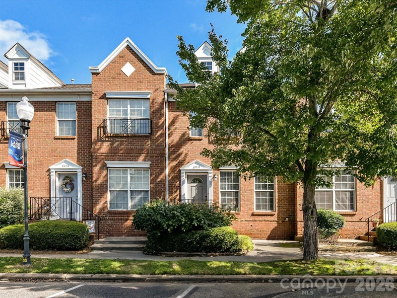 6034 Creft Circle, Indian Trail, NC - 2 beds, 2.5 baths, 1,178 sqft - $265,000