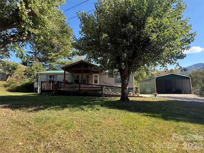 97 Fair Haven Drive, Burnsville, NC - 2 beds, 2 baths, 1,286 sqft - $229,000