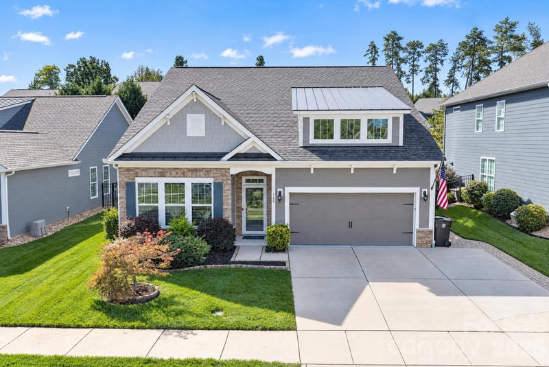 133 Tomahawk Drive, Mooresville, NC - 4 beds, 3 baths, 2,474 sqft - $525,000