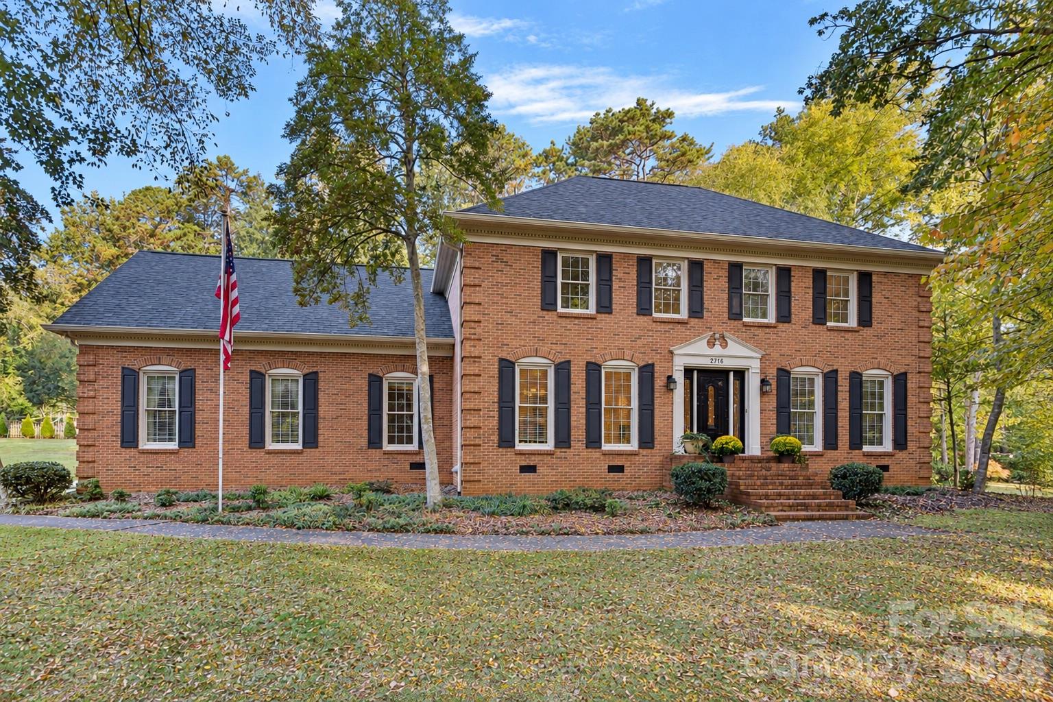 2716 Oldenway Dr, Charlotte, NC 28269. property listing photo