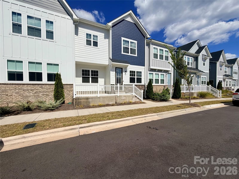 5826 Strathmore Court, Charlotte, NC - 3 beds, 2.5 baths - $2,295/mo