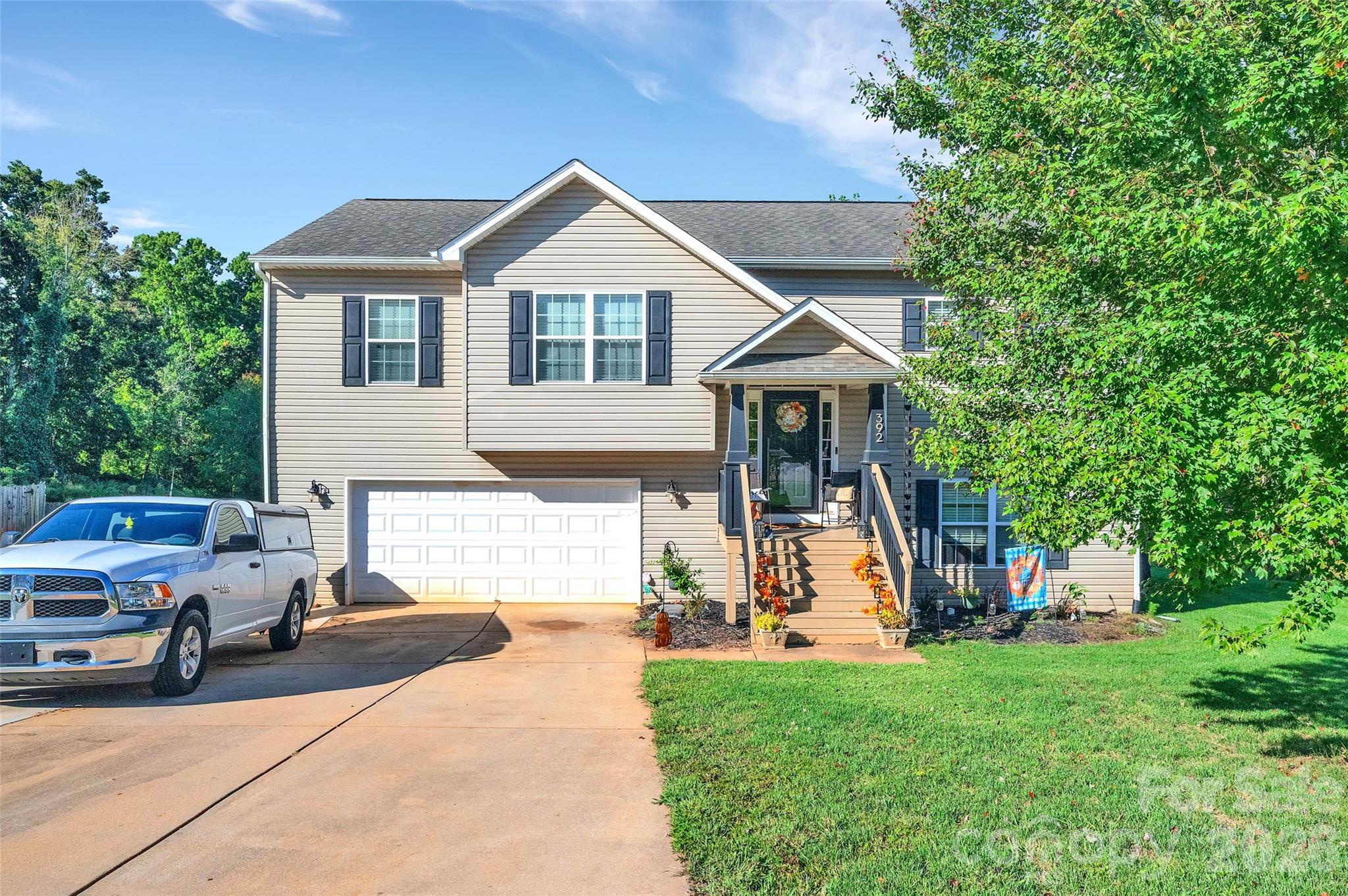 392 Lone Tree Ln, Clover, SC 29710. property listing photo