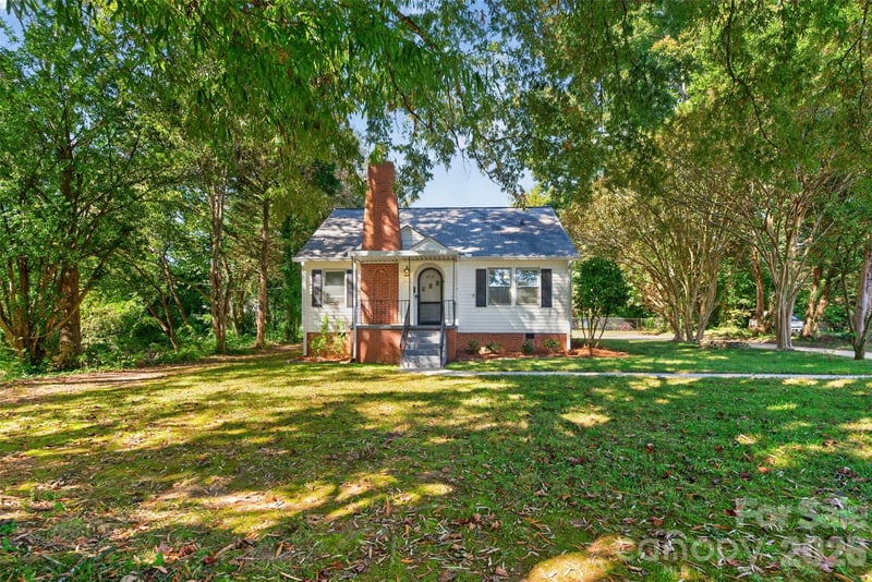 1829 3rd Street NE, Hickory, NC - 2 beds, 2 baths, 1,321 sqft - $249,900