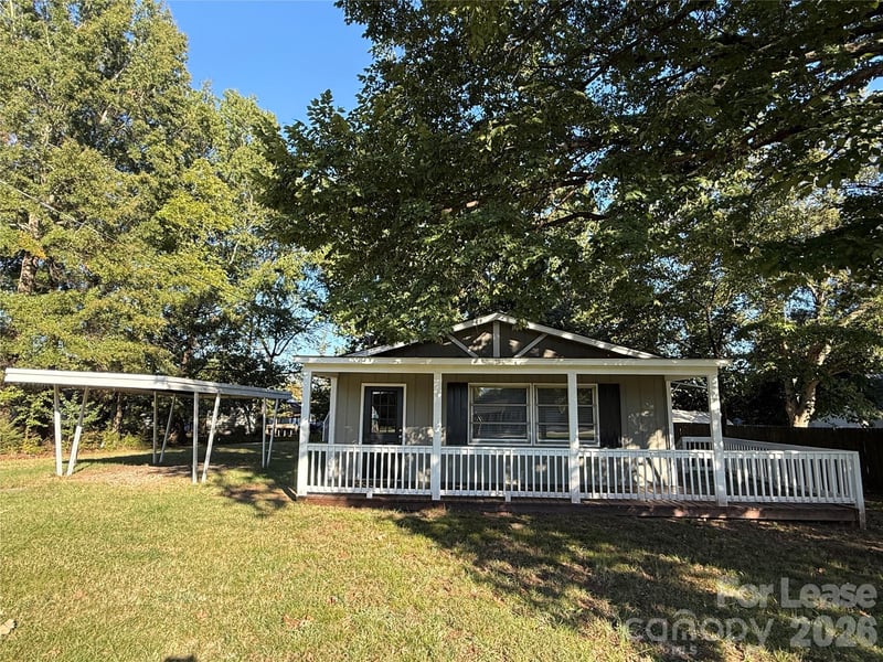 467 Stutts Road, Mooresville, NC - 2 beds, 1 bath, 816 sqft - $1,495/mo