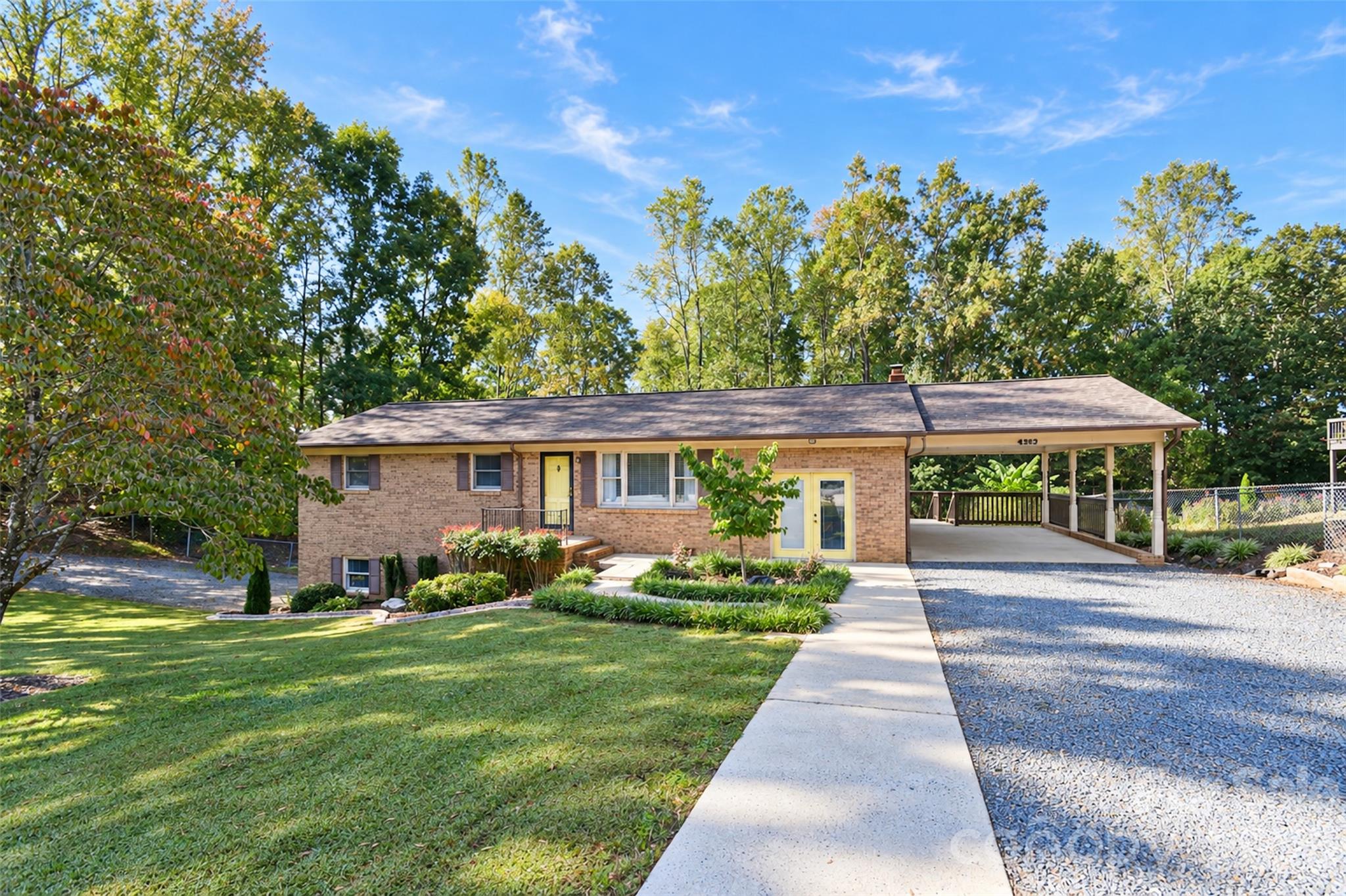 4800 Club View Dr, Concord, NC 28025. property listing photo