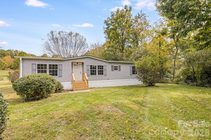242 Flat Creek Road, Black Mountain, NC - 3 beds, 2 baths, 1,394 sqft - $284,900