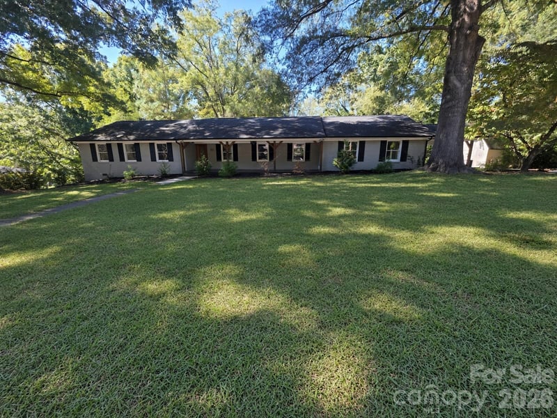 570 Crestside Drive SE, Concord, NC - 3 beds, 2.5 baths, 2,827 sqft - $529,000
