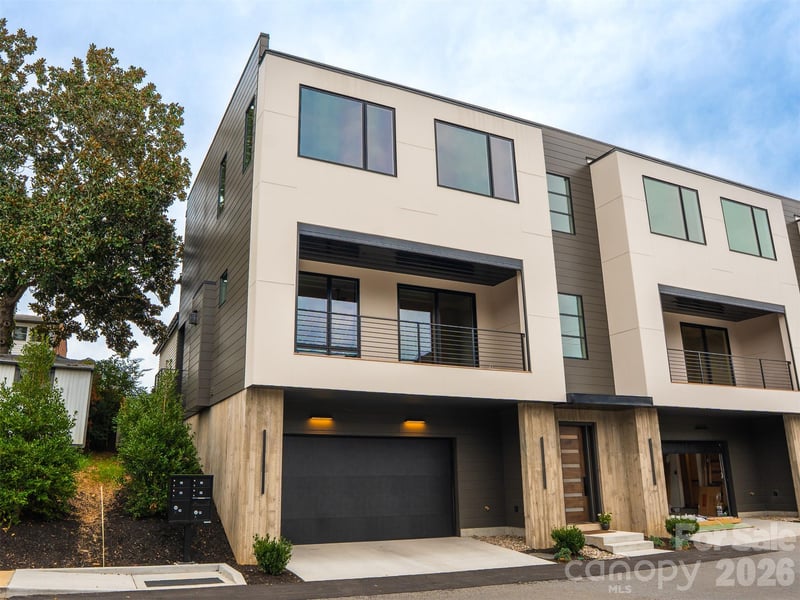 36 S Johnson Street, Brevard, NC - 3 beds, 3.5 baths, 2,267 sqft - $1,250,000