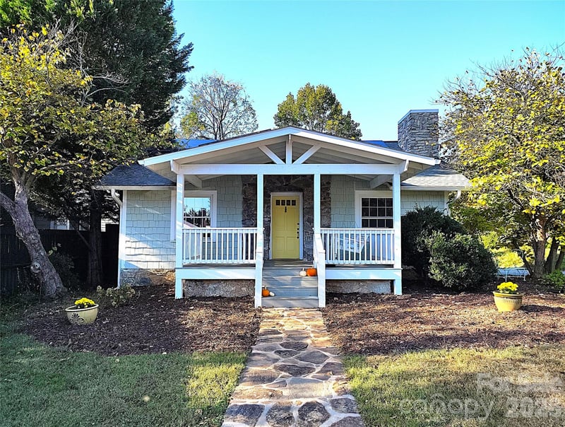 23 Woodley Avenue, Asheville, NC - 2 beds, 1 bath, 967 sqft - $479,000