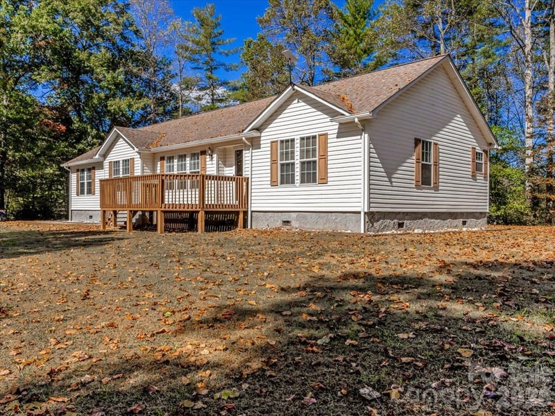 59 Higher Ground Lane, Burnsville, NC - 3 beds, 2 baths, 1,932 sqft - $399,000