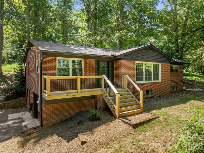 340 School Road, Asheville, NC - 3 beds, 3 baths, 1,836 sqft - $785,000