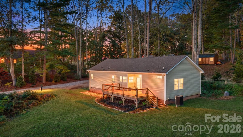 17 Berry Hill Road, Asheville, NC - 3 beds, 2 baths, 1,575 sqft - $399,000