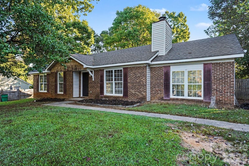 6411 Rocklake Drive, Charlotte, NC - 3 beds, 2 baths, 1,552 sqft - $299,900