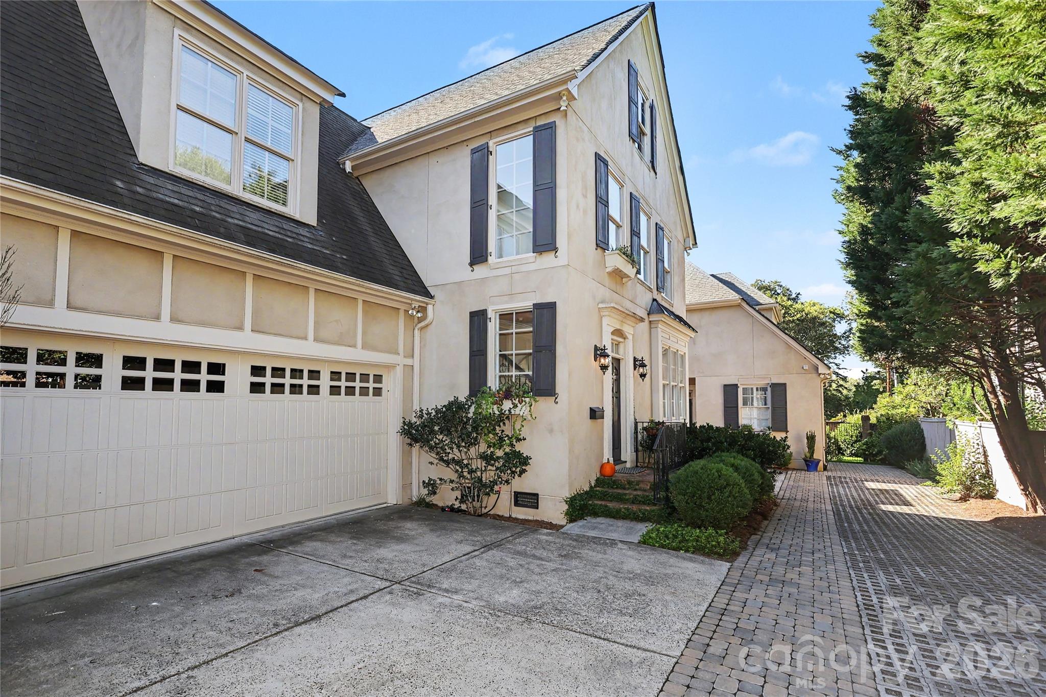 2614 Chelsea Dr, Charlotte, NC 28209. property listing photo