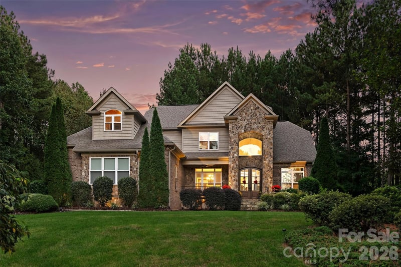 6653 Goose Point Drive, Denver, NC - 4 beds, 3.5 baths, 3,475 sqft - $1,100,000