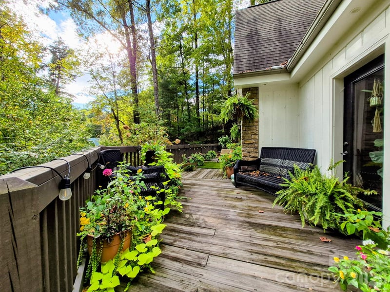 237 Mallard Road, Lake Lure, NC - 3 beds, 3.5 baths, 2,173 sqft - $649,000