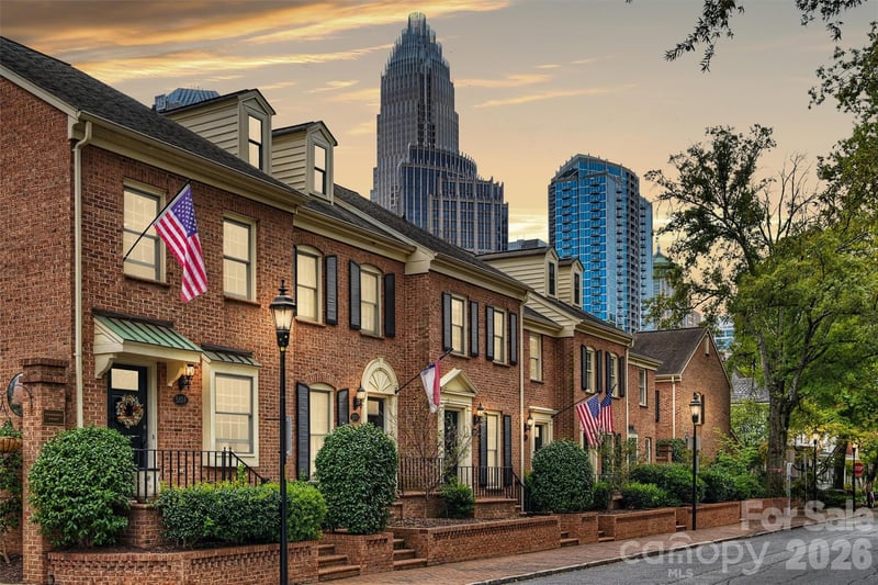 500 N Poplar Street B, Charlotte, NC - 2 beds, 2.5 baths, 1,240 sqft - $549,000