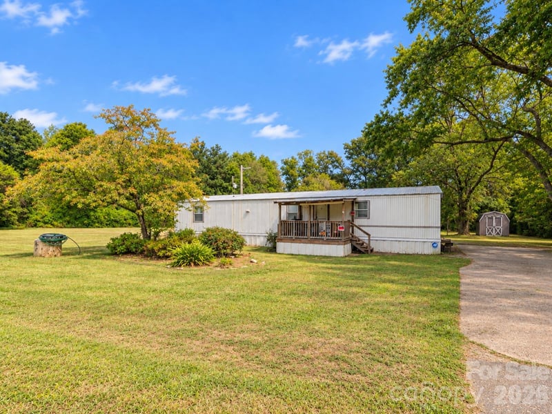 5954 Oakridge Road, Clover, SC - 3 beds, 2 baths, 980 sqft - $95,000