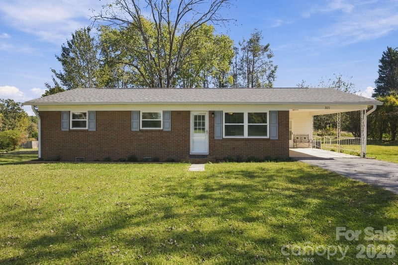 321 Sheldon Street, Hudson, NC - 3 beds, 1 bath, 980 sqft - $235,000