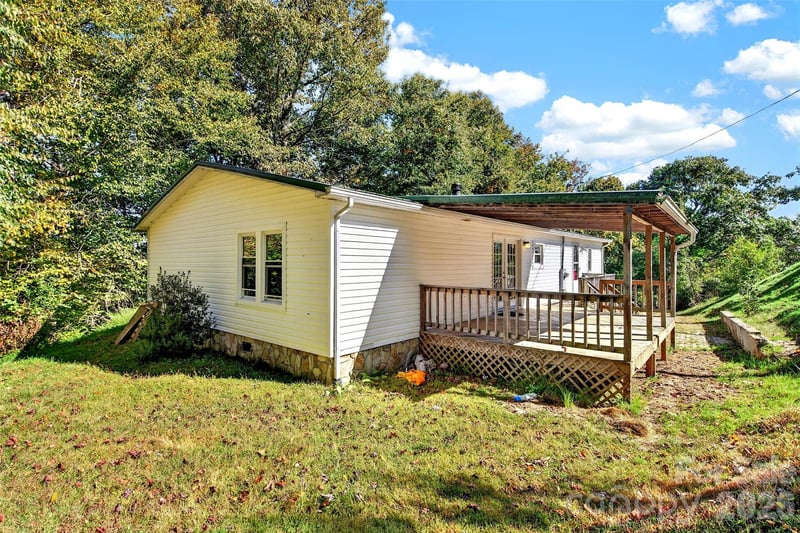 1685 Arbuckle Road, Burnsville, NC - 3 beds, 2 baths, 1,523 sqft - $299,000