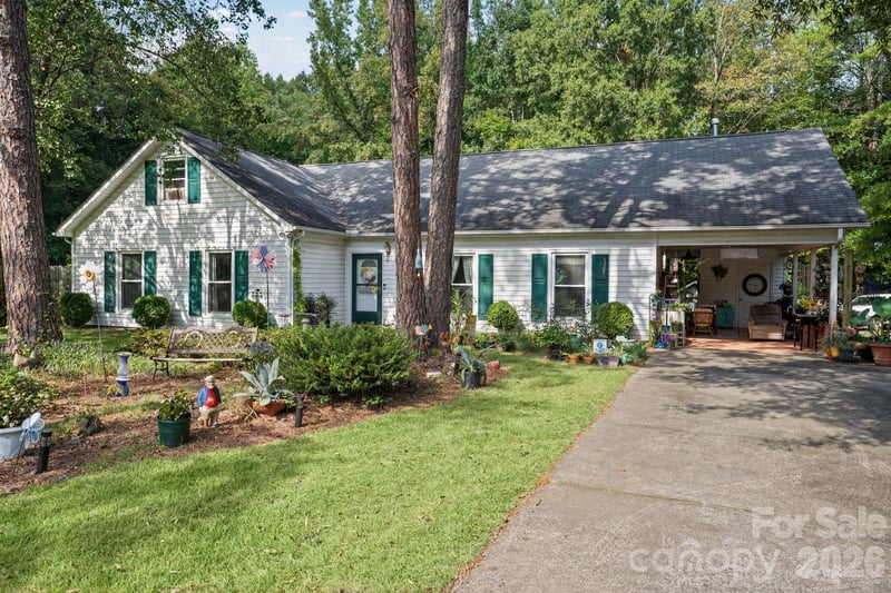 11210 Walking Horse Lane, Charlotte, NC - 4 beds, 2.5 baths, 2,346 sqft - $439,900