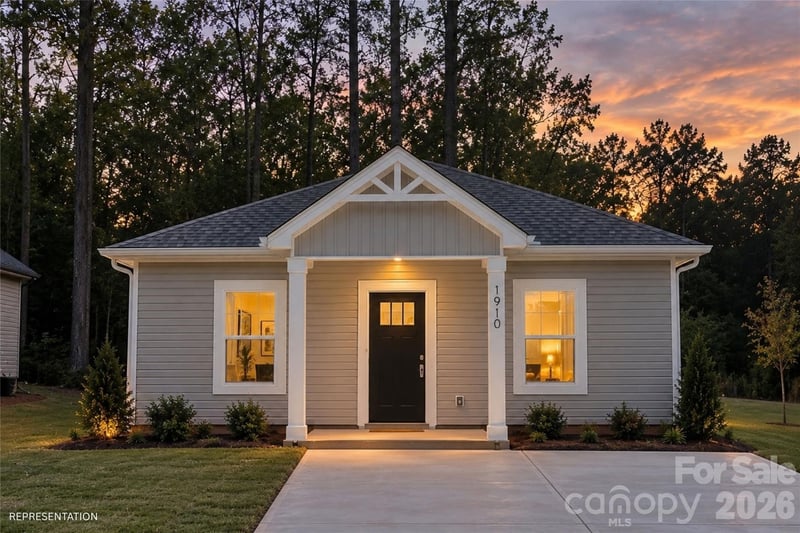 810 S Salisbury Avenue, Spencer, NC - 2 beds, 1 bath, 784 sqft - $185,595