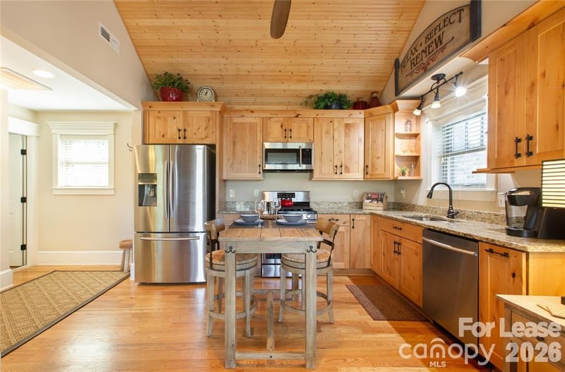 41 Mildred Avenue, Asheville, NC - 1 bed, 1 bath, 700 sqft - $2,000/mo