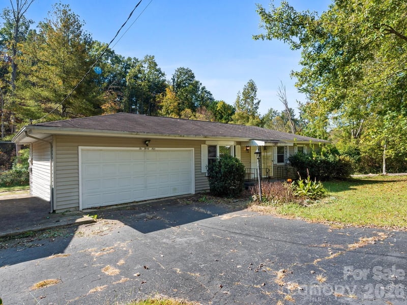 239 Baird Cove Road, Asheville, NC - 3 beds, 1 bath, 1,040 sqft - $324,900