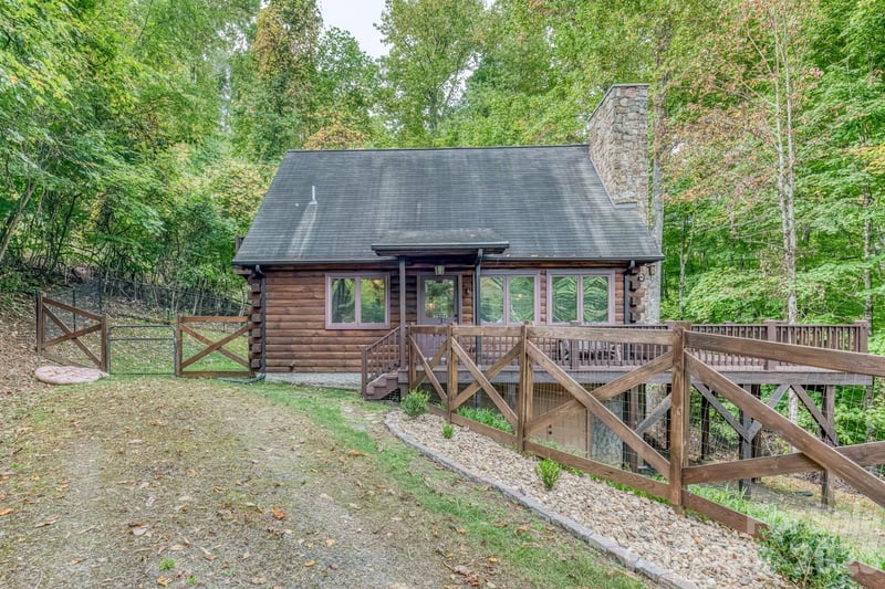 610 Amber Drive, Bakersville, NC - 2 beds, 2 baths, 1,650 sqft - $410,000