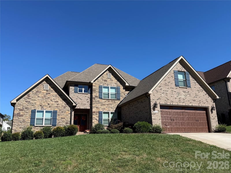 3704 9th Street Court NE, Hickory, NC - 4 beds, 3 baths, 3,531 sqft - $903,000