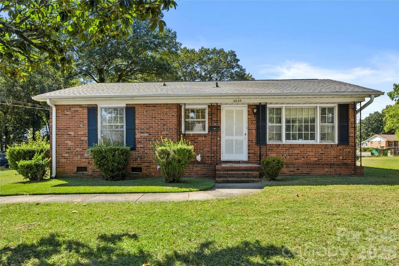 4235 Brookway Drive Apt 1, Charlotte, NC - 3 beds, 1 bath, 1,005 sqft - $280,000