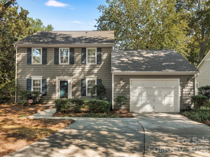 727 Clayfield Court, Charlotte, NC - 3 beds, 2.5 baths, 1,500 sqft - $540,000