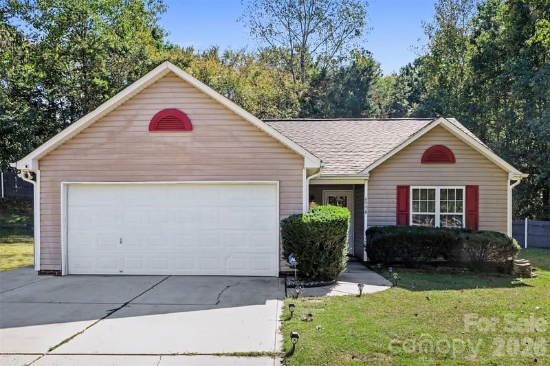 6950 Silver Garden Lane, Charlotte, NC - 3 beds, 2 baths, 1,048 sqft - $325,000