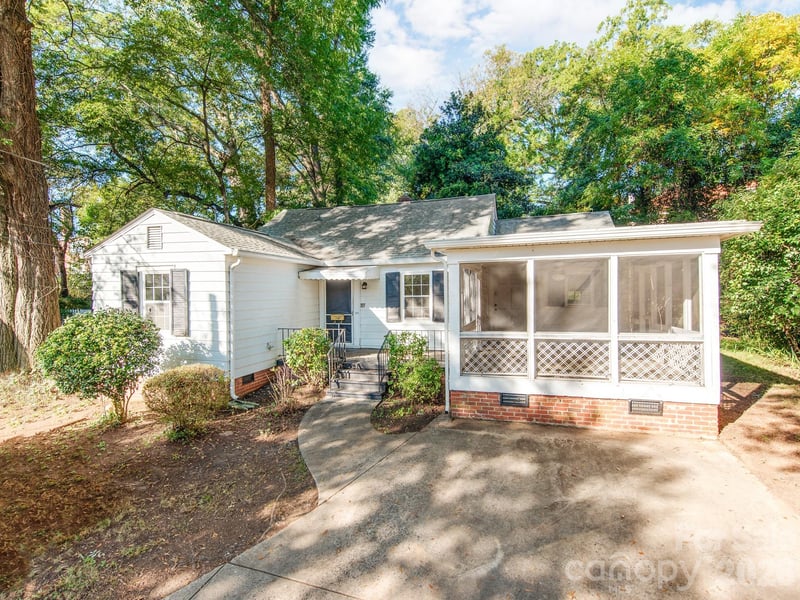 713 Lee Street, Gastonia, NC - 2 beds, 1.5 baths, 1,172 sqft - $175,000