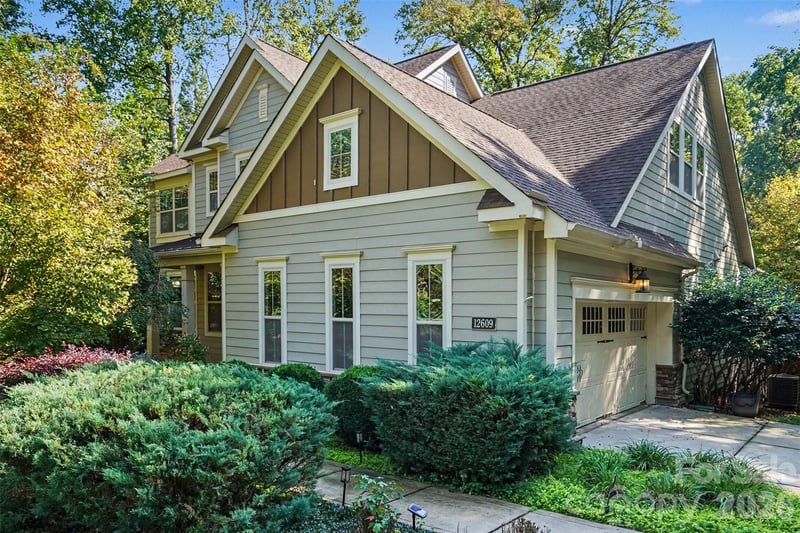 12609 Burr Oak Lane, Charlotte, NC - 4 beds, 2.5 baths, 3,352 sqft - $893,000