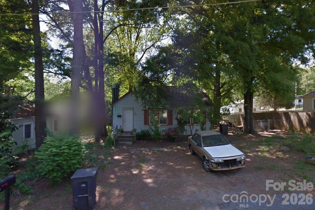 1800 5th St, Statesville, NC 28677. property listing photo