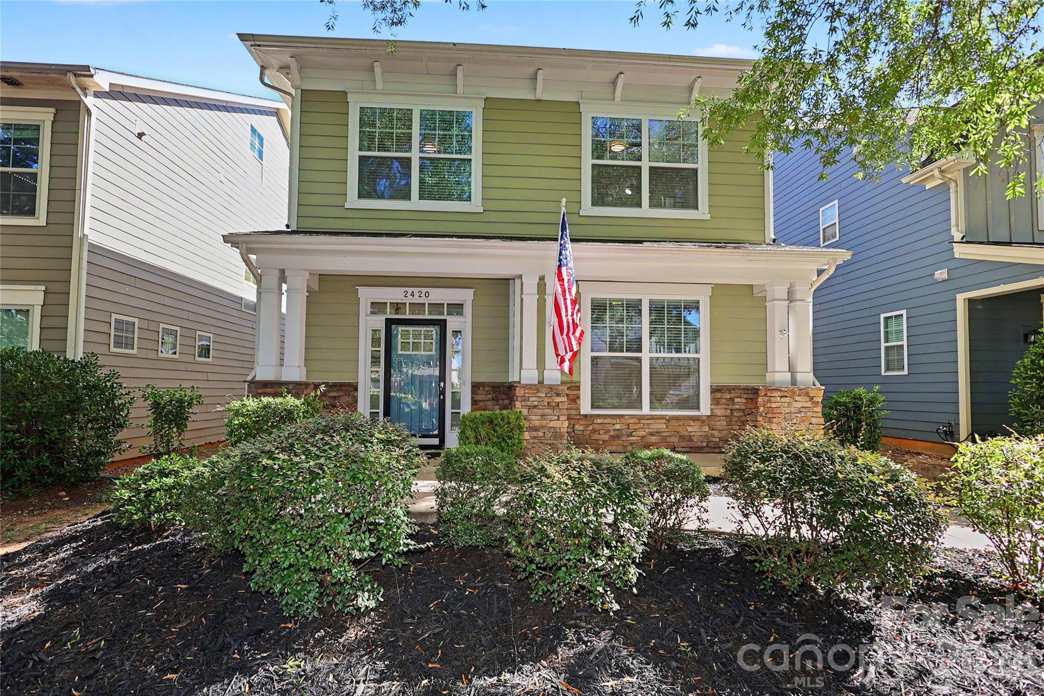 2420 Double Oaks Rd, Charlotte, NC 28206. property listing photo