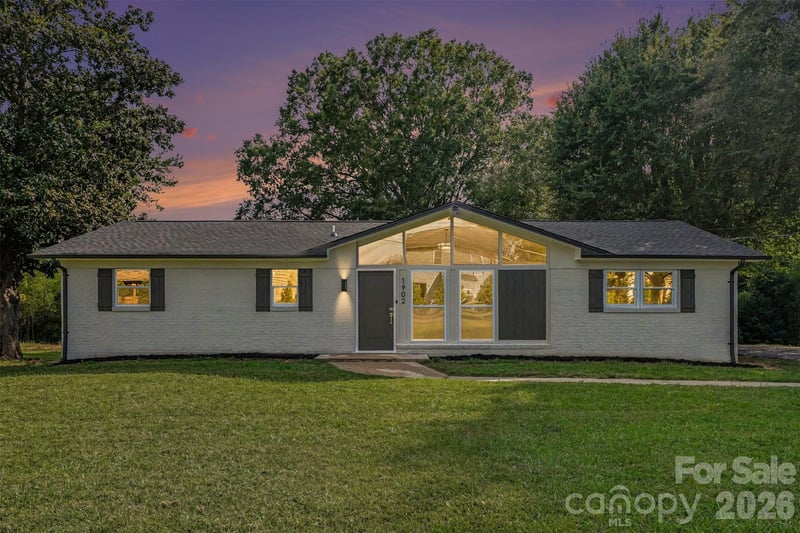 1902 19th Avenue NE, Hickory, NC - 3 beds, 2 baths, 1,509 sqft - $344,900