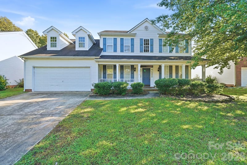 10212 Billingham Drive, Charlotte, NC - 3 beds, 2.5 baths, 2,722 sqft - $400,000