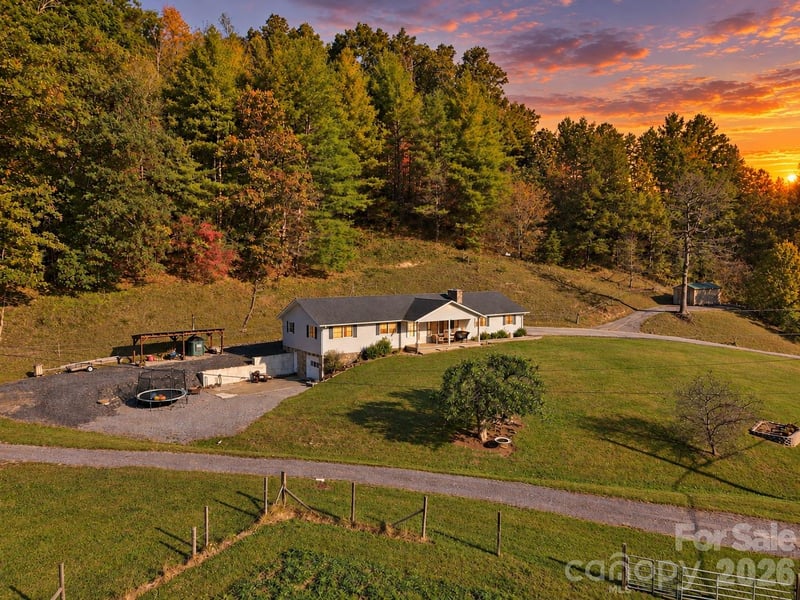 900 Prices Creek Road, Burnsville, NC - 3 beds, 2 baths, 1,544 sqft - $425,000