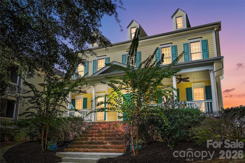 882 Promenade Walk, Fort Mill, SC - 5 beds, 3.5 baths, 3,501 sqft - $915,000