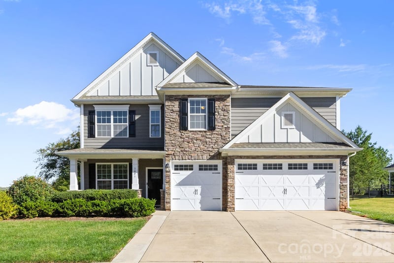 5401 Casper Drive, Charlotte, NC - 4 beds, 3.5 baths, 3,579 sqft - $750,000